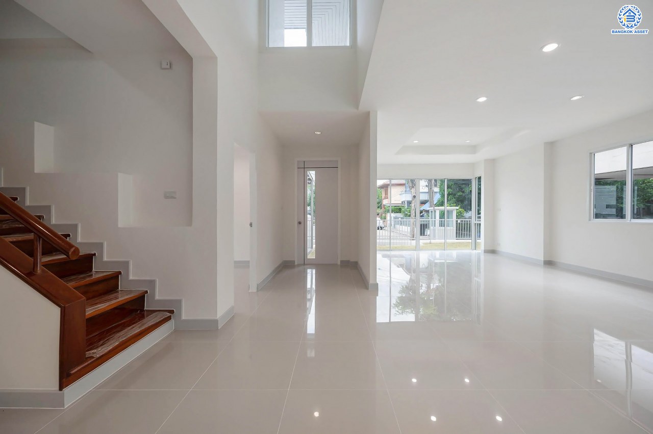 บ้านมือสองตกแต่งใหม่ โครงการ บ้านพิมาน ปิ่นเกล้า-กาญจนาภิเษก เนื้อที่ 103 ตร.ว. ฟังก์ชัน 4 ห้องนอน 3 ห้องน้ำ 1 ห้องอเนกประสงค์ จอดรถได้ 2 คัน บนทำเลเดินทางสะดวก ติดถนนกาญจนาภิเษก เชื่อมต่อหลายเส้นทาง ใกล้ทางด่วน "กาญจนาภิเษก" รถไฟฟ้า "สถานีหลักสอง" และเดอะมอลล์บางแค